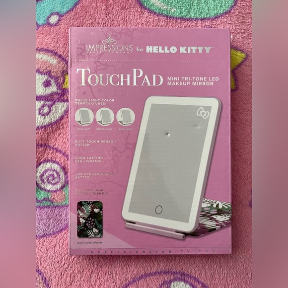 Hello Kitty Touch Pad LED mirror - Picture 1 of 3